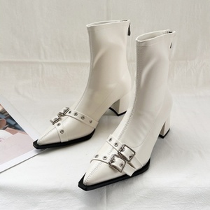 Botines de Mujer con Hebilla de Diseño Innovador, Estilo Urbano, Tacones Altos Finos, Punta Puntiaguda, Zapatos para Banquete o Baile de Graduación - Product Image 6