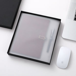 دفتر يوميات مخطط بغلاف قابل للطي ثلاثي مقوى الأكثر مبيعًا مع أقلام وإبزيم مغناطيسي للعناصر الترويجية - Product Image 3