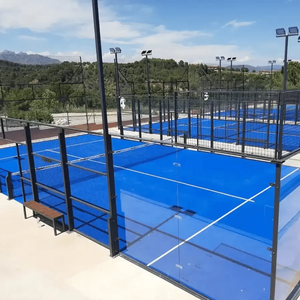 Terrain de padel panoramique complet tendance 2026 avec structure en acier galvanisé, verre trempé et gazon artificiel pour usage intérieur et extérieur - Product Image 5