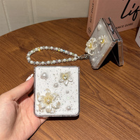 Étui de téléphone élégant et raffiné avec fleur d'iris, perles et cœur scintillant pour Samsung Galaxy Z Fold 7, avec dragonne perlée pour Z Flip 7-3