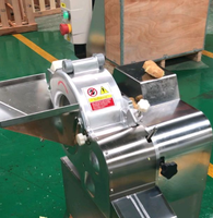 Hoogwaardige, op maat gemaakte, multifunctionele fruit- en groentesnijmachine voor wortelen en wortelgewassen - 380V/220V/110V