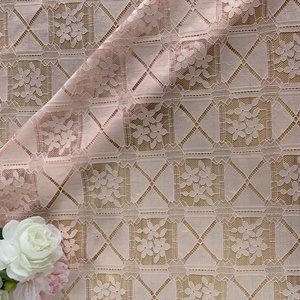 Tissu en dentelle de haute qualité en gros, sexy, 3D, en mousseline de soie française, 100% polyester, broderie en stock, pour sacs pour femmes, lingerie, robe de mariée - Product Image 3