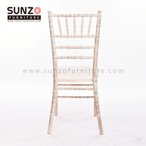 Chaise Chiavari blanche rustique avec finition vintage <span class=keywords><strong>pour</strong></span> mariage champêtre et événements de banquet shabby chic – Mobilier de réception - Product Image 5