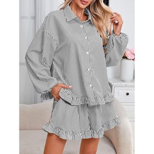 Fisoew Ensemble de détente 2 pièces rayé pour femme, chemise boutonnée à volants et short, pyjama décontracté oversize - Product Image 4