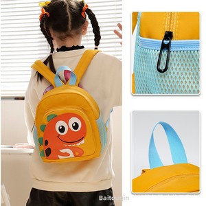 <span class=keywords><strong>Zaino</strong></span> <span class=keywords><strong>per</strong></span> <span class=keywords><strong>Bambini</strong></span> con Simpatico Dinosauro Cartoon, <span class=keywords><strong>per</strong></span> <span class=keywords><strong>Bambini</strong></span> e Bambine 1-3 Anni, Traspirante, Impermeabile, Leggero e Resistente - Product Image 3
