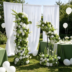 Arreglo Floral de Rosas y Hortensias Artificiales Blancas y Verdes, Perfecto para Fondos de Boda Lujosos y Decoraciones de Mesa - Product Image 1