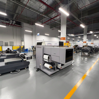 Imprimante d'étiquettes UV, machine d'impression d'autocollants couleur personnalisée, découpe numérique d'étiquettes en rouleau, laminage, refendage automatique
