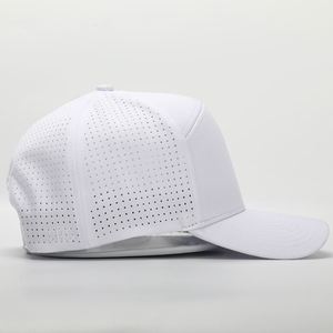 Casquettes de baseball personnalisées de haute qualité à 7 panneaux, en caoutchouc blanc, avec logo imprimé, visière incurvée, fermeture à pression, découpe au laser, trous perforés - Product Image 4