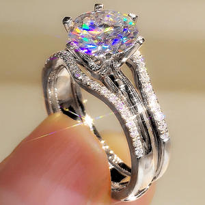 Anello di fidanzamento F1732 in oro rosa con diamante sintetico da laboratorio, taglio rotondo brillante, con pietre laterali, finitura 14K - Product Image 6