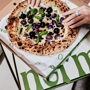 Caja de <span class=keywords><strong>Pizza</strong></span> Personalizada con MOQ Bajo, Libre de PFAS, con Revestimiento Biodegradable, Embalaje Rígido para Entrega, para Panaderías Independientes, Certificación FSC, DDP - Product Image 4