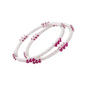 Brazalete Clásico de Plata 925 con Circonitas Rosas y Diseño de Flor con Engaste de Garras, Joyería para Uso Diario de Mujer - Product Image 1
