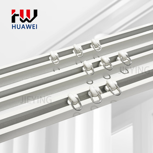 รางม่านสามช่องแบนสีขาวของหัวเว่ยรางม่านโลหะผสมสามแถวแบบปรับแต่งได้ - Product Image 1
