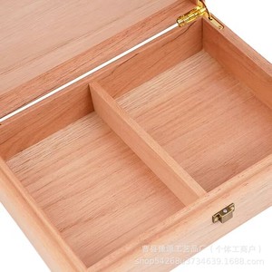 Caja de cedro español rectangular a prueba de humedad para almacenamiento de puros, hecha a medida - Product Image 1