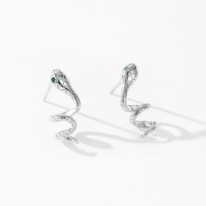 Boucles d'oreilles en argent sterling S925 avec zircon vert en forme de serpent, version cuivre personnalisable, inspiration naturelle - Cadeau créatif pour femmes - Product Image 3