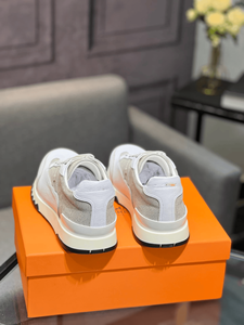 พื้นรองเท้าแบบมีปุ่มยึดเกาะ  วัสดุผสมที่ทนทานต่อการลื่นไถล  โครงสร้างวัสดุผสม  รองเท้าสำหรับใช้ในชีวิตประจำวัน  ระบบลดแรงกระแทก  วัสดุที่นุ่มสบาย - Product Image 6