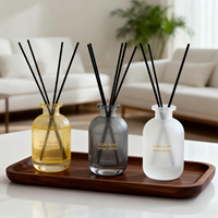 Bouteille diffuseur d'huiles essentielles en verre coloré de 200 ml avec bouchon coupé, pour aromathérapie et décoration intérieure, avec bâtonnets diffuseurs