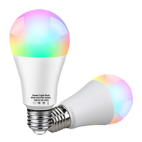 T37 E14 A19 RGBW Ampoule LED intelligente AC85-265V à gradation Certifié EMC/RoHS Corps en plastique WiFi Contrôle vocal et application via l'application Smart Life