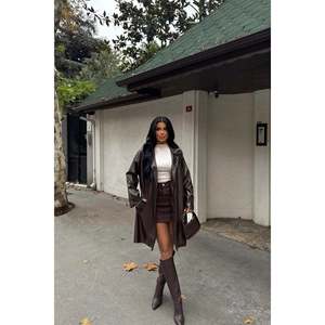 Manteau trench en cuir marron pour femme, doublure en fausse fourrure, rembourrage en coton, imperméable, imprimé, décontracté pour l'automne et l'hiver - Product Image 2