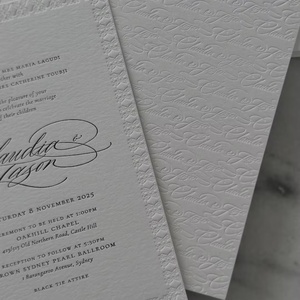 Invitation <span class=keywords><strong>de</strong></span> <span class=keywords><strong>mariage</strong></span> personnalisée en papier coton avec impression typographique et gravure, reliure parfaite pour les entreprises <span class=keywords><strong>de</strong></span> planification <span class=keywords><strong>de</strong></span> mariages - Product Image 2