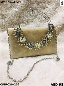 Pochettes en nacre en laiton de créateur et exclusives faites à la main, un choix élégant et éblouissant pour les mariages de femmes - Product Image 4