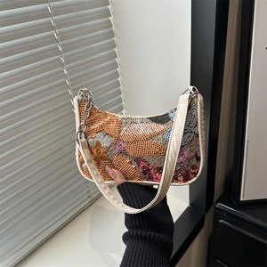 Bolso de Hombro Moderno de Gran Capacidad, Nueva Colección 2026, Diseño Floral Bordado, Estilo Estético Chino "Guofeng" - Product Image 2