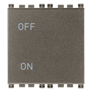 2P สวิทช์โลหะติดผนัง20AX 2M เปิดปิดสลับกับขนาด5.1x4.3x5.3 cm - Product Image 1