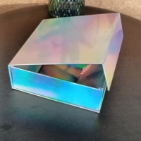 Boîte Cadeau de Luxe en Gros, Rigide, Magnétique, à Rabat, avec Gaufrage, Lamination Mate, Logo Personnalisé Estampé, Fermeture Magnétique Pliable