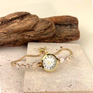Relojes de Mujer de Nuevo Estilo: Relojes de Cuarzo Modernos, Sencillos y Personalizados con Cadenas en Forma de Corazón, Venta al Por Mayor de Fábrica - Product Image 1