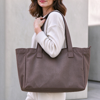 Sac fourre-tout en toile lavée de couleur unie avec fermeture éclair, grande capacité, sac à bandoulière pour femme, sac fourre-tout réutilisable pour les trajets domicile-travail et le shopping, logo personnalisé