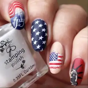 미국 독립 기념일 거짓 손톱 팁 손톱에 자유의 오각형 깃발 동상 매트 아몬드 프레스