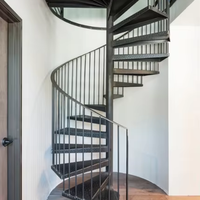 Escalier en colimaçon en bois sur mesure avec structure métallique pour villa et maison duplex