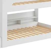 Lit superposé pour enfants avec escalier de rangement, étagères ouvertes intégrées, sommier à lattes en bois, lit superposé pour chambre d'enfant avec bibliothèque en blanc