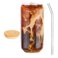 Verres à bière en forme de boîte de 16oz en borosilicate soufflé à la main avec couvercle en bambou et paille de verre pour brosse à paille de jus de thé en cadeau
