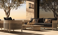 Chaise longue en teck Balmain résistante aux intempéries, aux UV et à l'eau, pour patio extérieur moderne