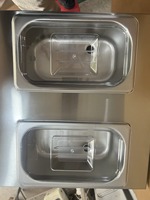Kleine draagbare commerciële soft-icecreammachine, intelligente bediening, laag energieverbruik, drie smaken, ijsmachine voor kleine winkels