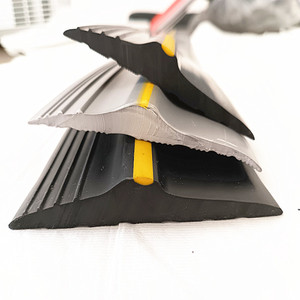 Bande d'étanchéité inférieure pour portes <span class=keywords><strong>de</strong></span> <span class=keywords><strong>garage</strong></span> standard ou sur mesure - Product Image 4