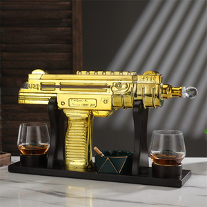 Bouteille en verre en forme de pistolet, <span class=keywords><strong>carafe</strong></span> <span class=keywords><strong>à</strong></span> whisky en verre avec 2 tasses - Product Image 6