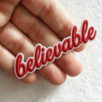 Badge brodé personnalisé en relief 3D de haute qualité, lavable et durable, pour vêtements de marque