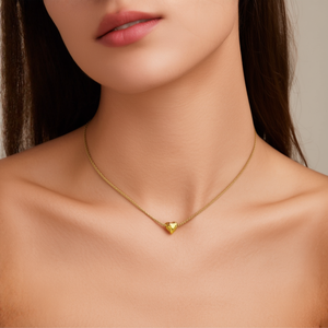 Collier rond en fausses perles blanches avec pendentif cœur doré en acier inoxydable 316L plaqué or PVD, bijoux durables et résistants pour femmes - Product Image 3