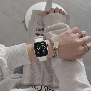 Commercio all'ingrosso a buon mercato quadrato LED <span class=keywords><strong>orologio</strong></span> elettronico di lusso uomo e <span class=keywords><strong>donna</strong></span> moda cuore sport <span class=keywords><strong>orologio</strong></span> <span class=keywords><strong>digitale</strong></span> con scatola regalo per gli studenti - Product Image 6