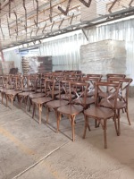 Chaise à dossier croisé en résine d'aspect bois durable pour adulte de restauration de style ferme classique pour les événements de banquet
