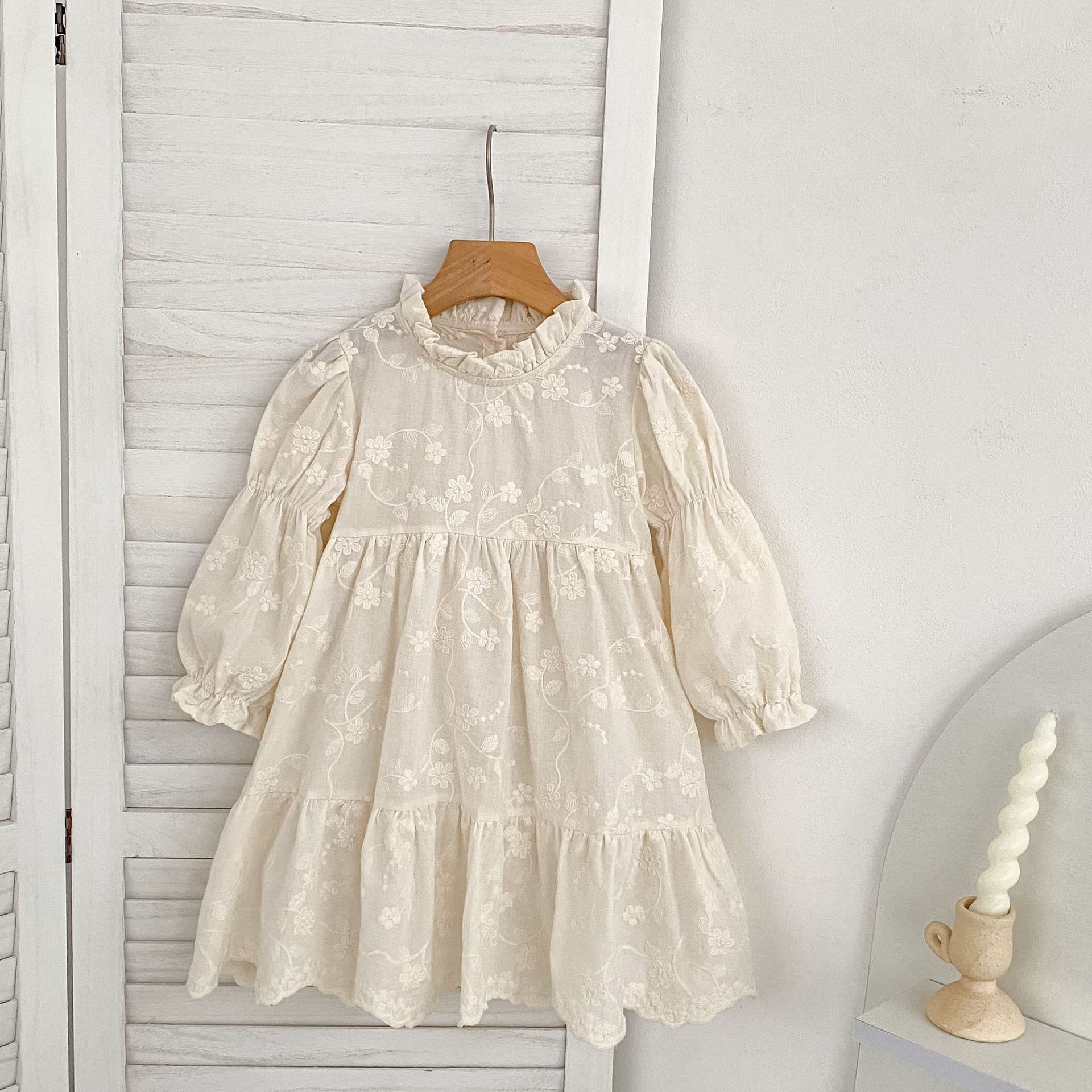 B150 beige