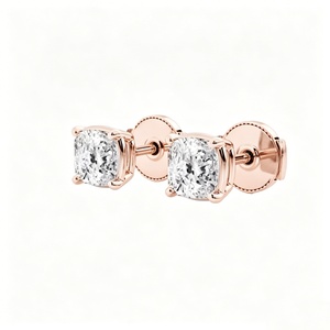 Boucles d'oreilles clous en or 10K 14K 18K avec diamants de laboratoire à quatre griffes, taille coussin personnalisée, vente en gros - Product Image 3