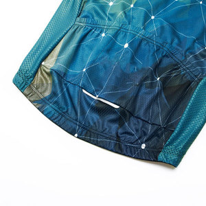 Ensemble de cyclisme éco-responsable : Maillot et Cuissard à Bretelles pour Vélo de Route – Optimisé pour l'Endurance, Anti-Humidité et Respirant pour les Sorties en Club - Product Image 4