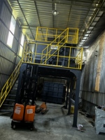 Chaudière à vapeur et machine à mousse reconstituée alimentée par moteur pour la fabrication de blocs de mousse
