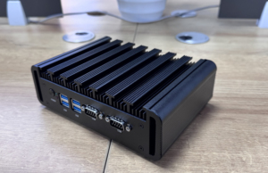 El ordenador industrial GT6000 más vendido con la nueva PC industrial del terminal del vehículo DDR4 con los enchufes AU Y DE LOS EEUU - Product Image 4