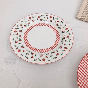 Assiette à dîner en céramique rétro à fleurs cassées françaises Ins coréen Assiette pour petit déjeuner Assiettes pour gâteaux aux fruits Dessert - Product Image 2