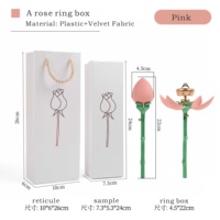 YUANQI Collier avec pendentif en forme de bouquet de roses métalliques romantiques, boîte cadeau pour la Saint-Valentin et les mariages