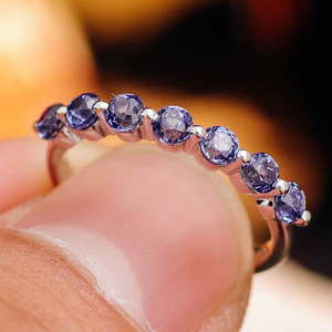 Anillo de platino PT950 sólido real, anillo de zafiro cultivado en laboratorio azul cobalto, corte redondo, zafiro de laboratorio, anillo de boda de media Etemity - Product Image 3