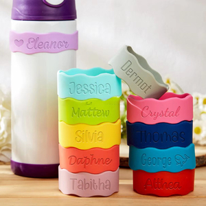 Etichetta Personalizzabile in Silicone Ecologico per Biberon e Tazze da Asilo con Nome del Bambino e Logo Personalizzato - Product Image 5